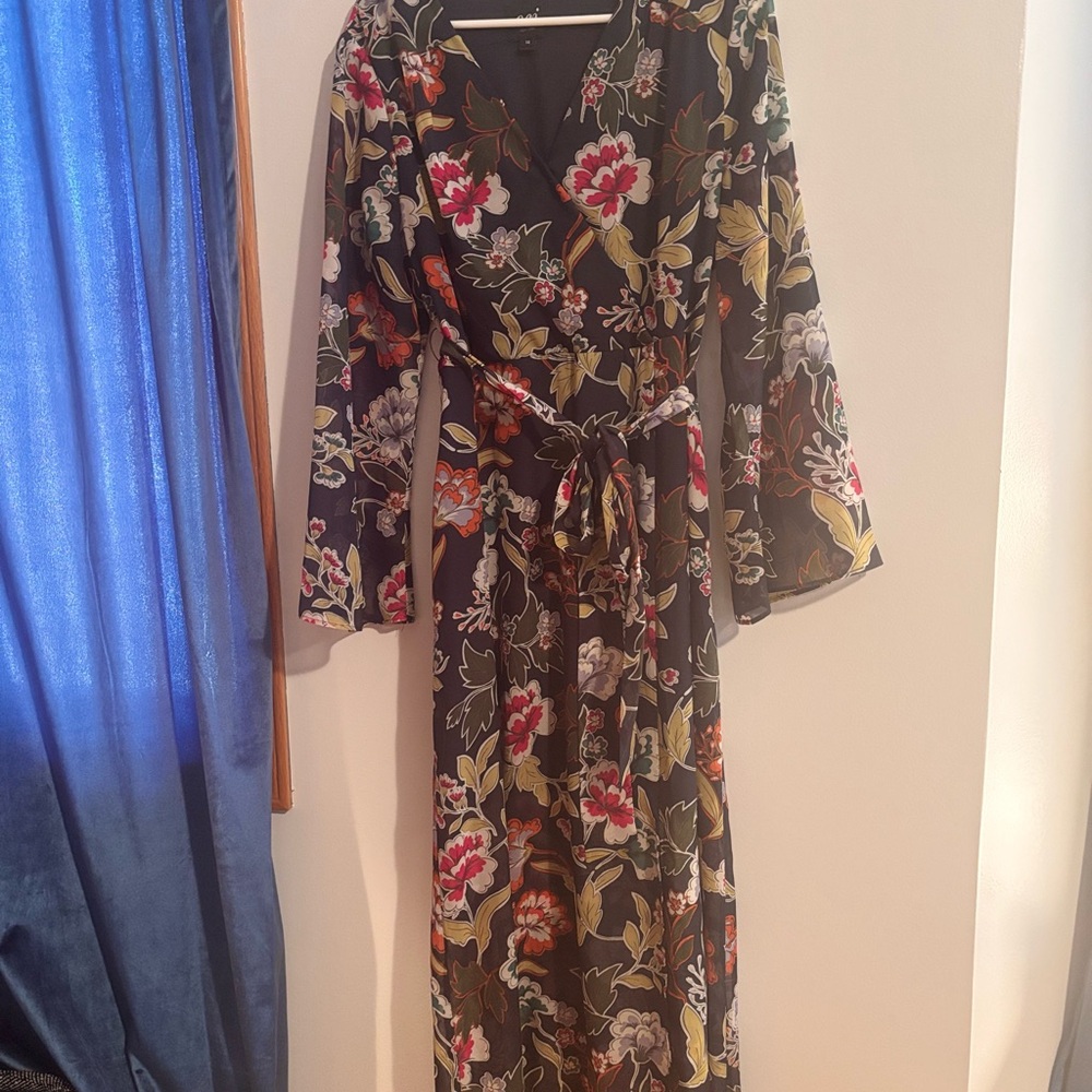 ECI New York Elegant Floral Dress